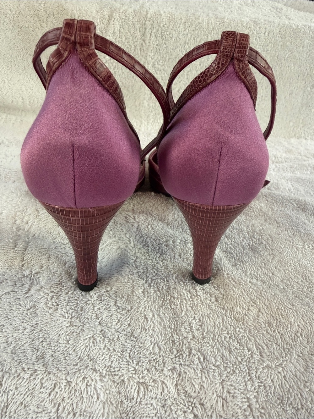 Vintage Marc Jacobs Brand New Pink Satin and Burgundy Leather Bow Pumps - Picture 5 of 7